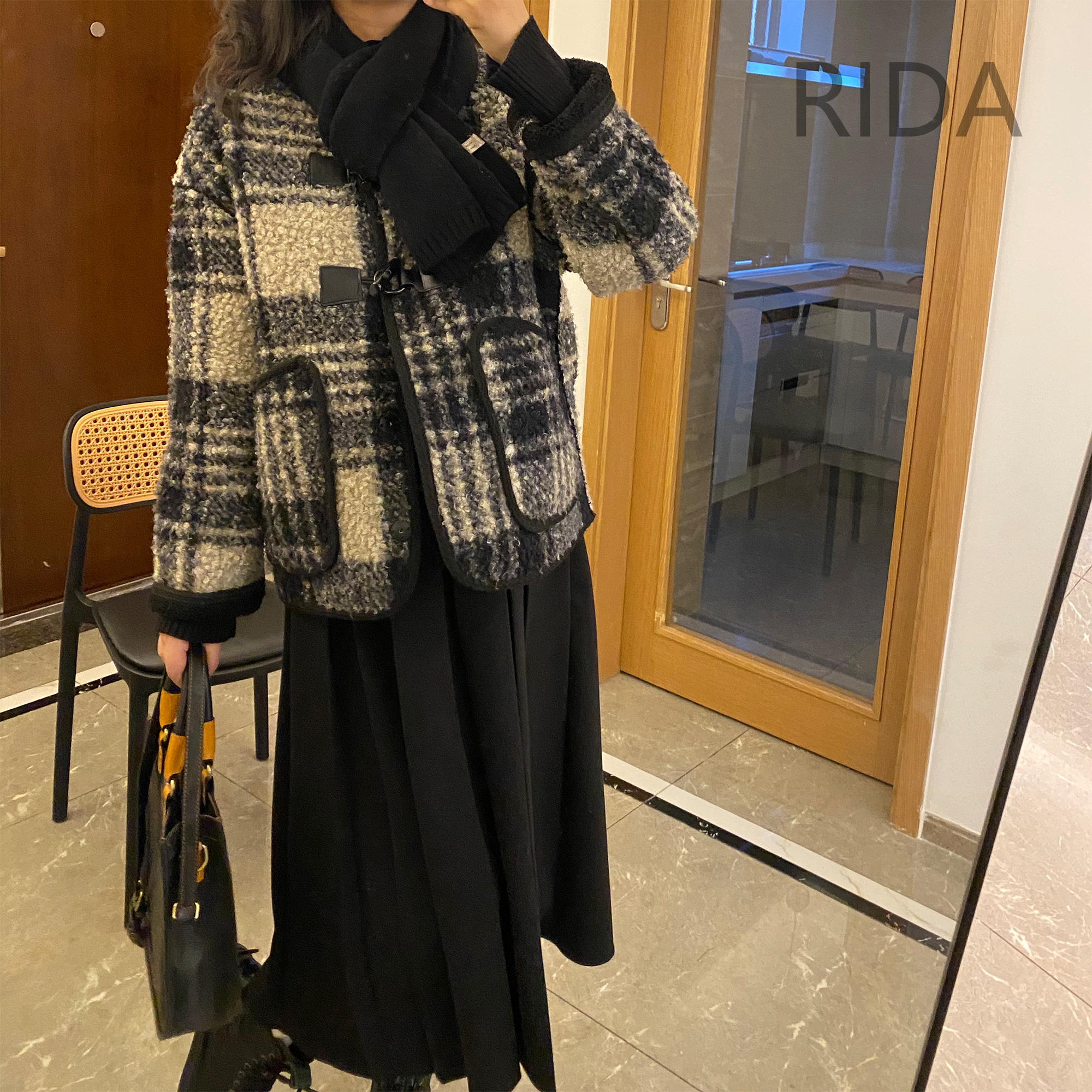 XH-日褡牛角扣格纹外套小众清小香风复古秋季宽松9011清