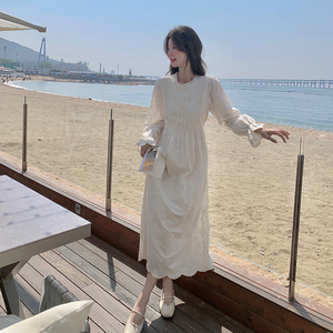 韩系蕾丝白色连衣裙女春季2025时尚新款清冷设计感长袖显瘦连衣裙图片