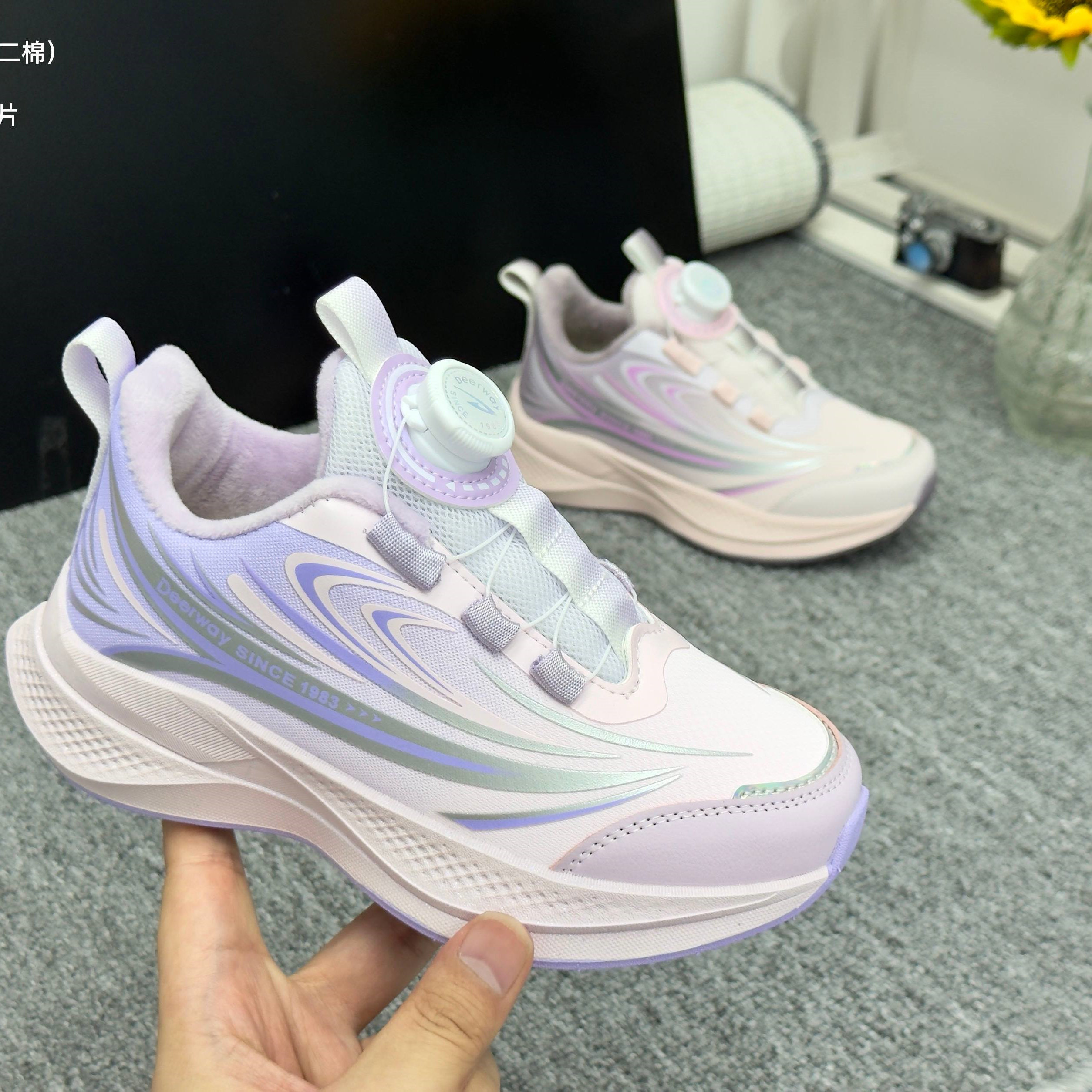 德尔惠童鞋2025冬季新款皮面女生休闲中大童纽扣运动跑鞋超轻鞋子