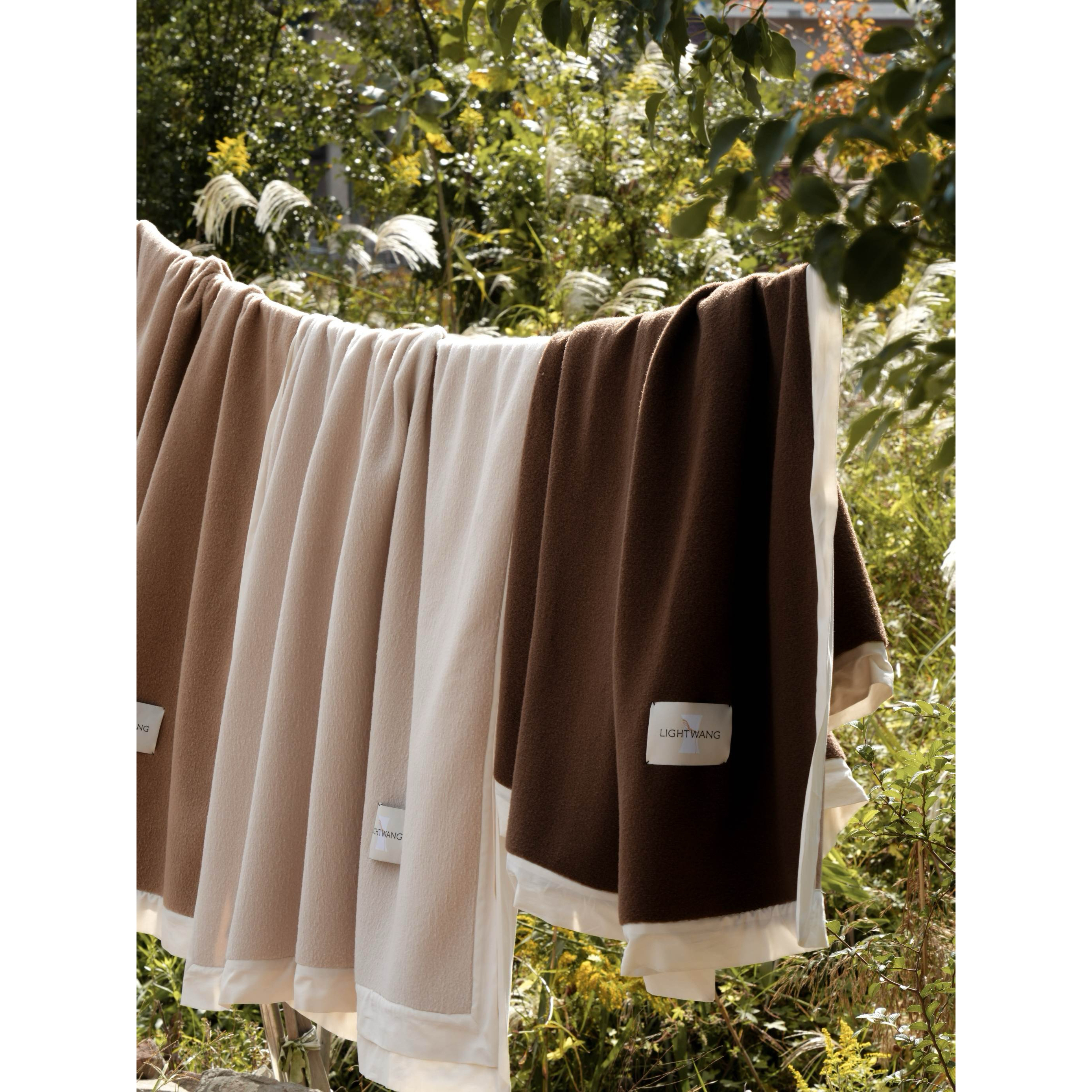 LIWOO舒毯系列｜焦糖色系休闲盖毯 毛呢+高密雪尼尔