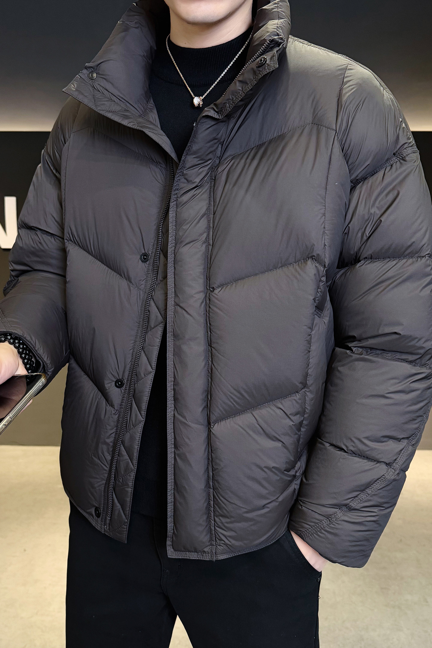 2025冬男微宽松立领标90泡芙穿刺羽绒服A230-2577-P299(控399),男装羽绒服,电商A230
