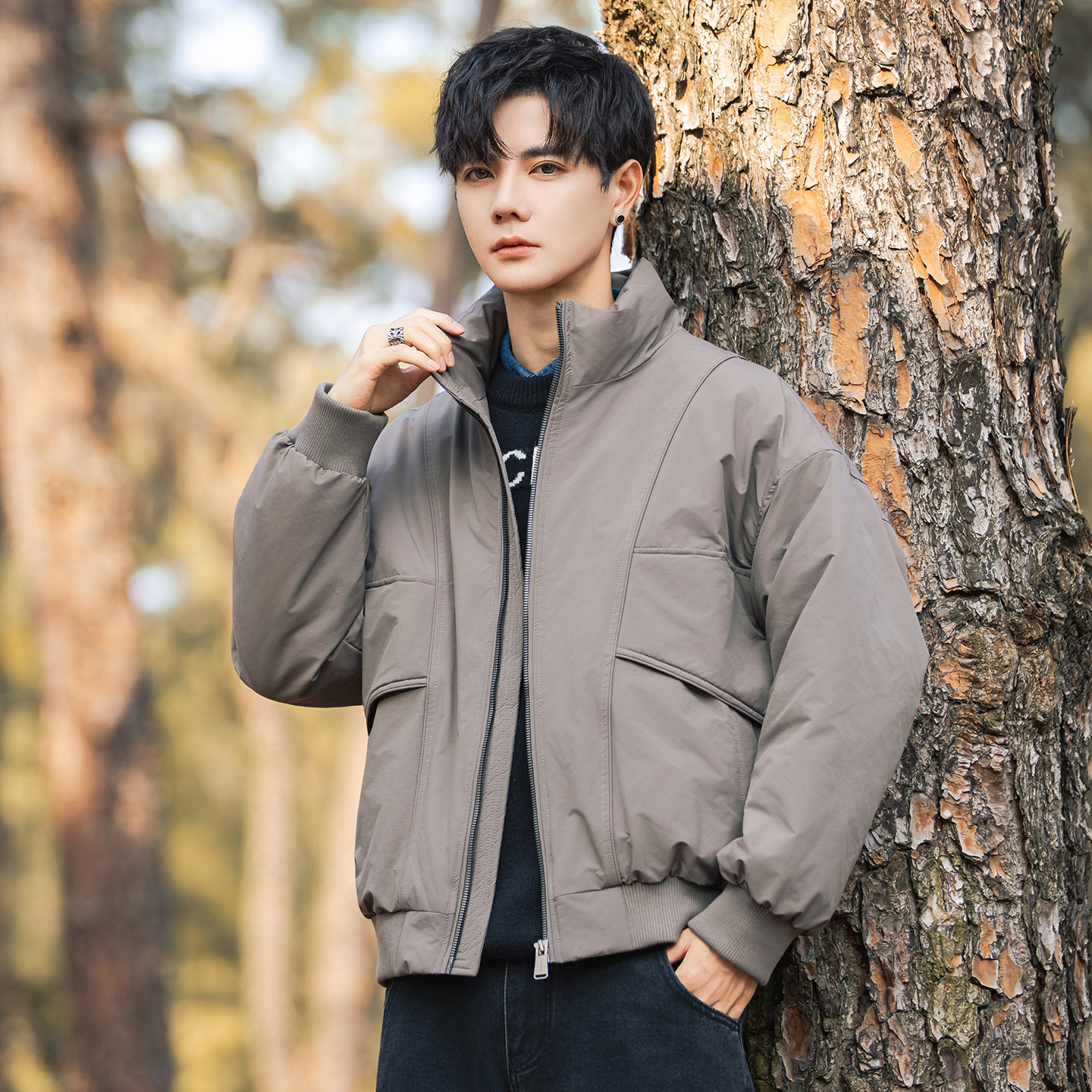 2025年冬男微宽松立领标90工装式羽绒服A230-95710-P220(控320),男装羽绒服,电商A230