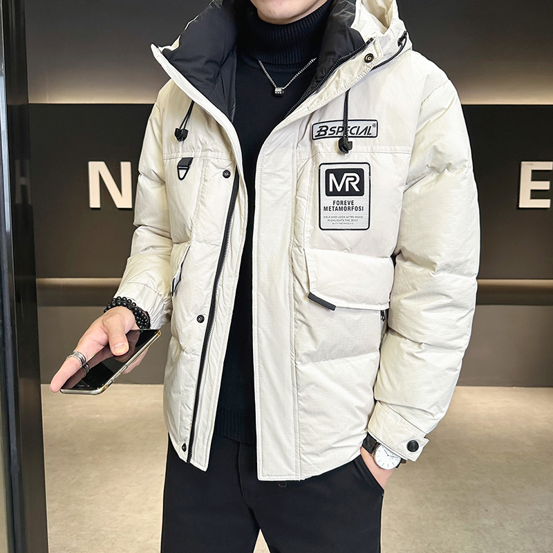 2025冬主推男微宽松中长版贴标连帽羽绒服A230-9076-P238(控338），男装羽绒服，电商A230