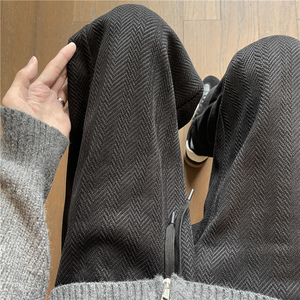 主推数据款 批30 高品 K24135 原版弯刀版型 人字纹男运动休闲裤图片