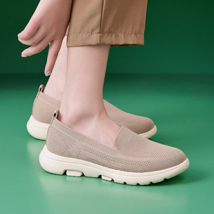 轻防滑圆头质优耐磨 52025秋冬新款 中老年飞织透气妈妈单鞋 女B888