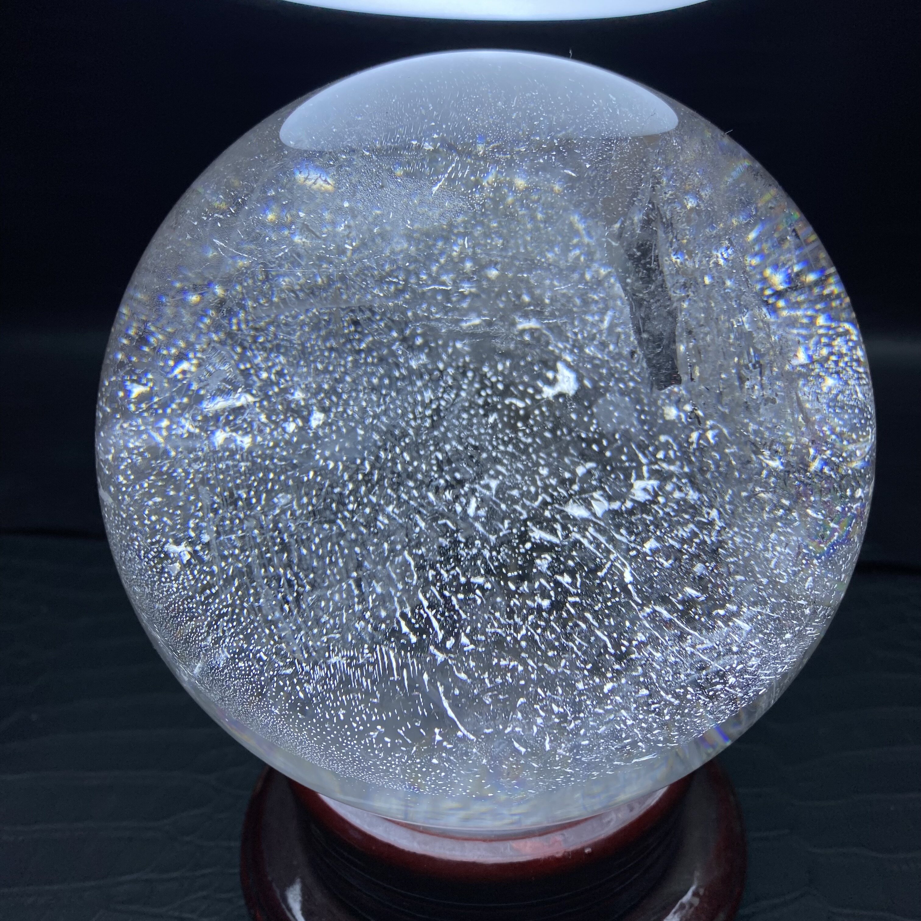 B30天然巴西白水晶球负晶彩片原石打磨办公店铺客厅风水摆件