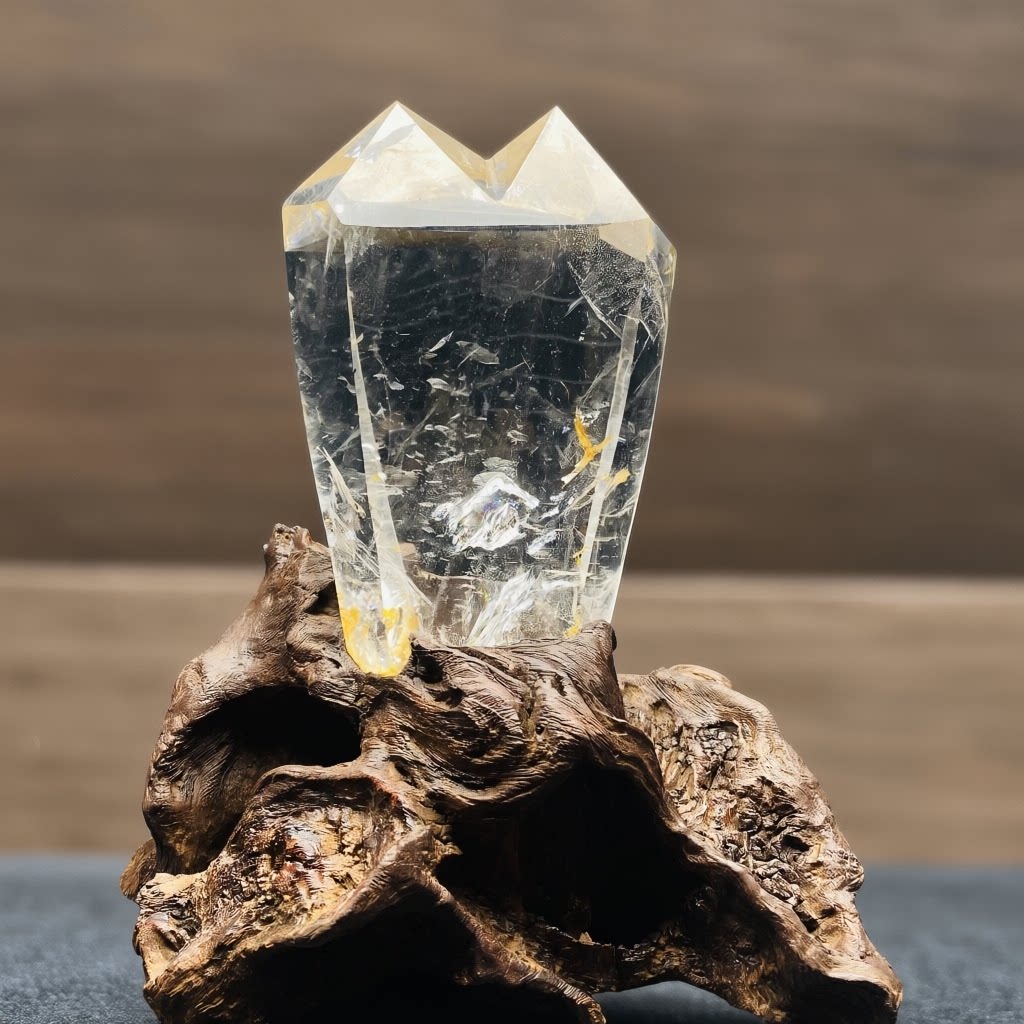 Y63巴西天然白水晶双生双尖双肩柱意境飘棉原石打磨居家办公摆件