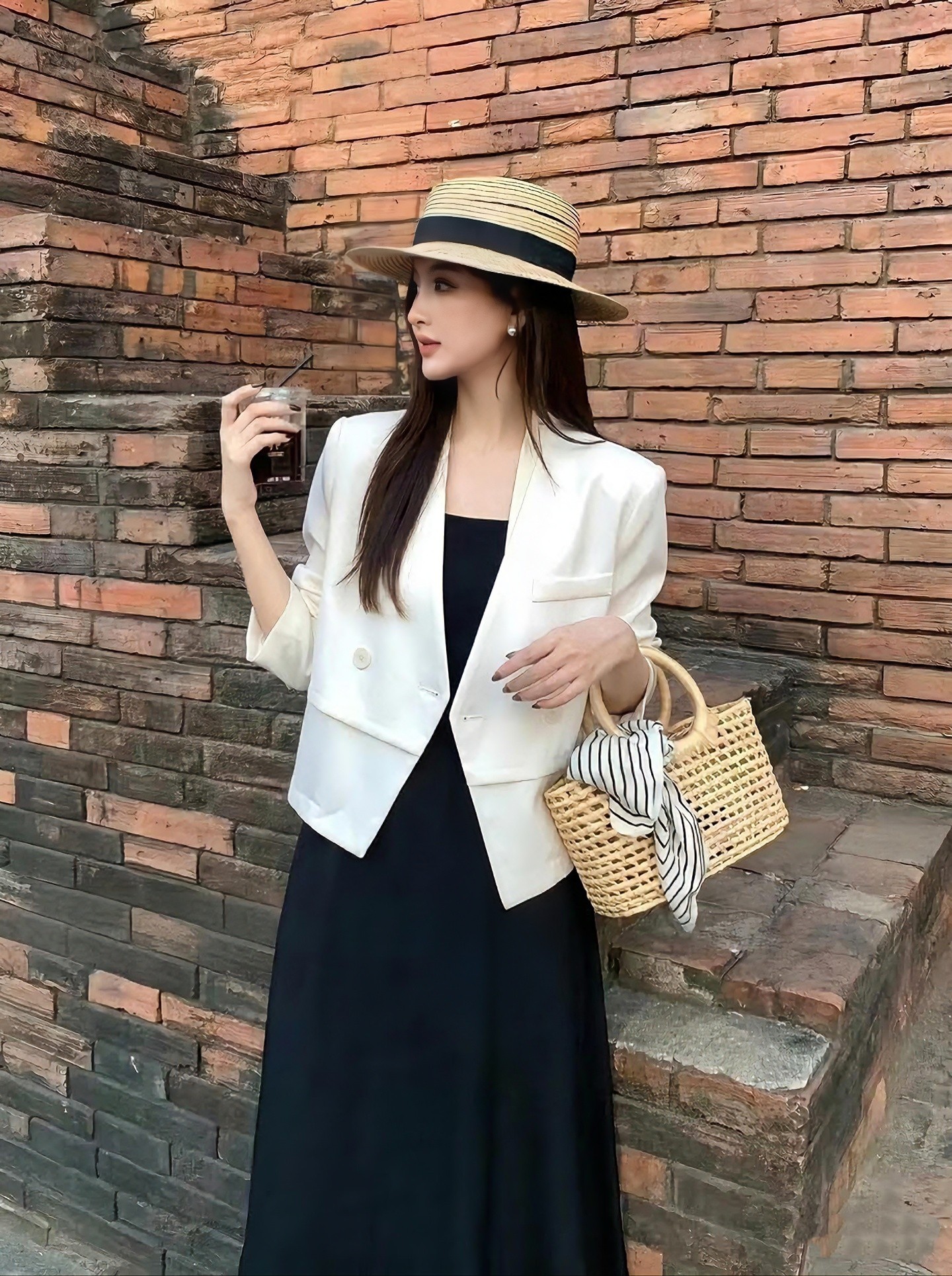 短款小西装外套女2026春秋新款女装休闲网红减龄炸街职业西服上衣