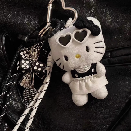 日本代购羽毛球配饰挂件hellokitty猫包包公仔挂饰书包配件可爱kt