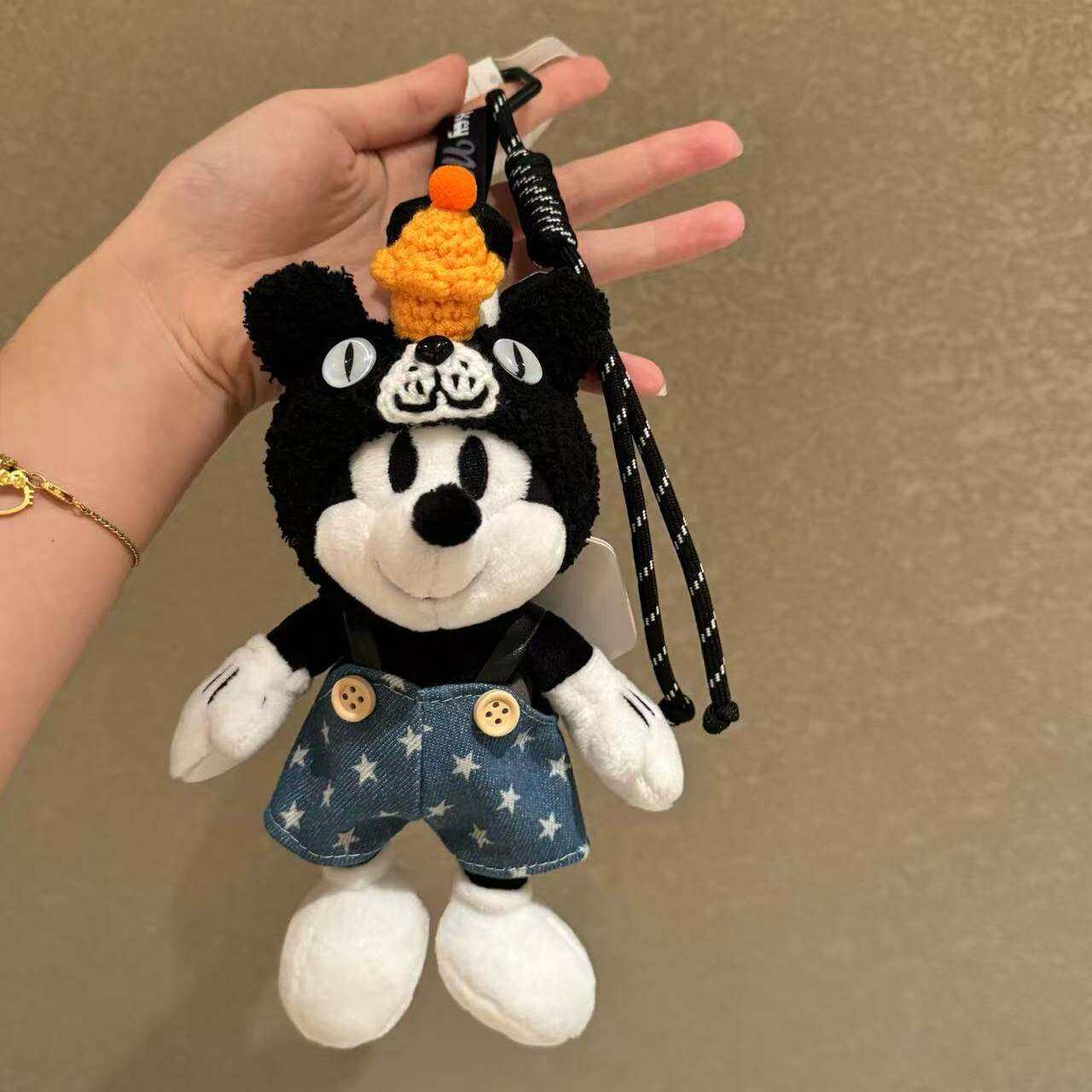 日本代购正版喵老板米奇毛绒公仔玩偶挂饰迪士尼玩偶女生创意礼物