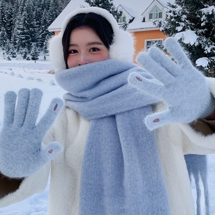 浅蓝色围巾女秋冬季韩系氛围感高级感手套东北防寒哈尔滨雪地围脖