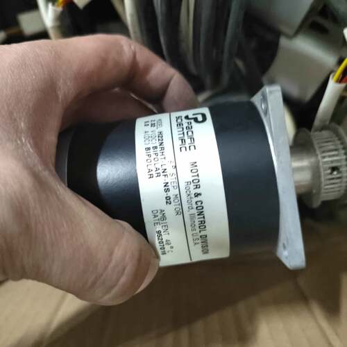 议价5A2.32V57系列两相步进电机/H22NRHT-LN可维修翻新