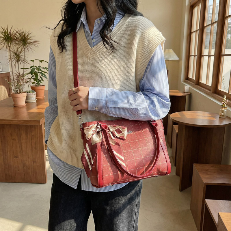 大容量托特包斜挎水桶包