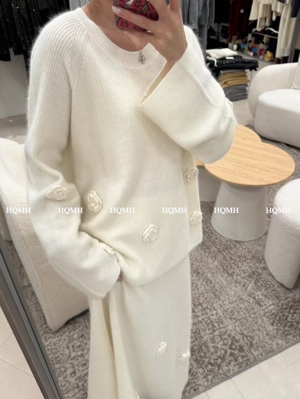 2025冬新款小众设计师原创立体花朵毛衫保暖圆领长袖宽松韩版毛衣