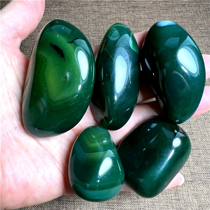 现货天然水晶绿玛瑙滚石大颗粒雨花石把玩水晶原石矿标鱼缸装饰石