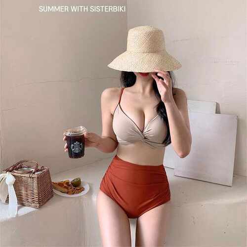 女比基尼钢托聚拢泳衣温泉度假