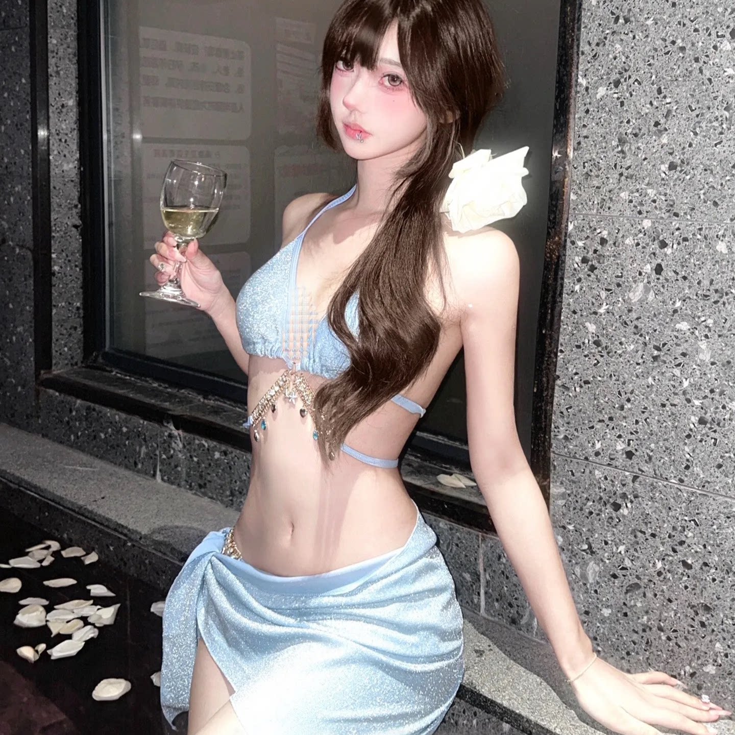 新款高级感烫银纯欲分体三件套度bikini假温泉泳衣女比基尼沙滩裙