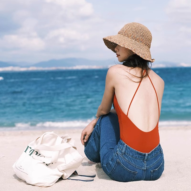 露背女连体深V遮肚温泉度假泳衣