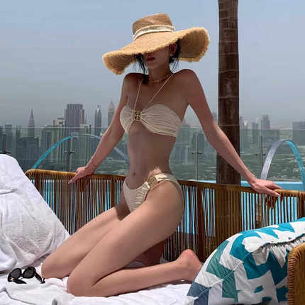 欧美新款性感小胸比基尼泳衣女挂脖高级感分体三点式辣妹度假温泉