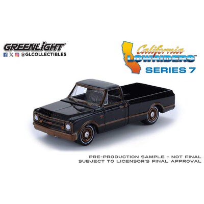 绿光 1:64 1972 Chevy雪佛兰 C10 Lowrider黑色与古铜双拼 63080D