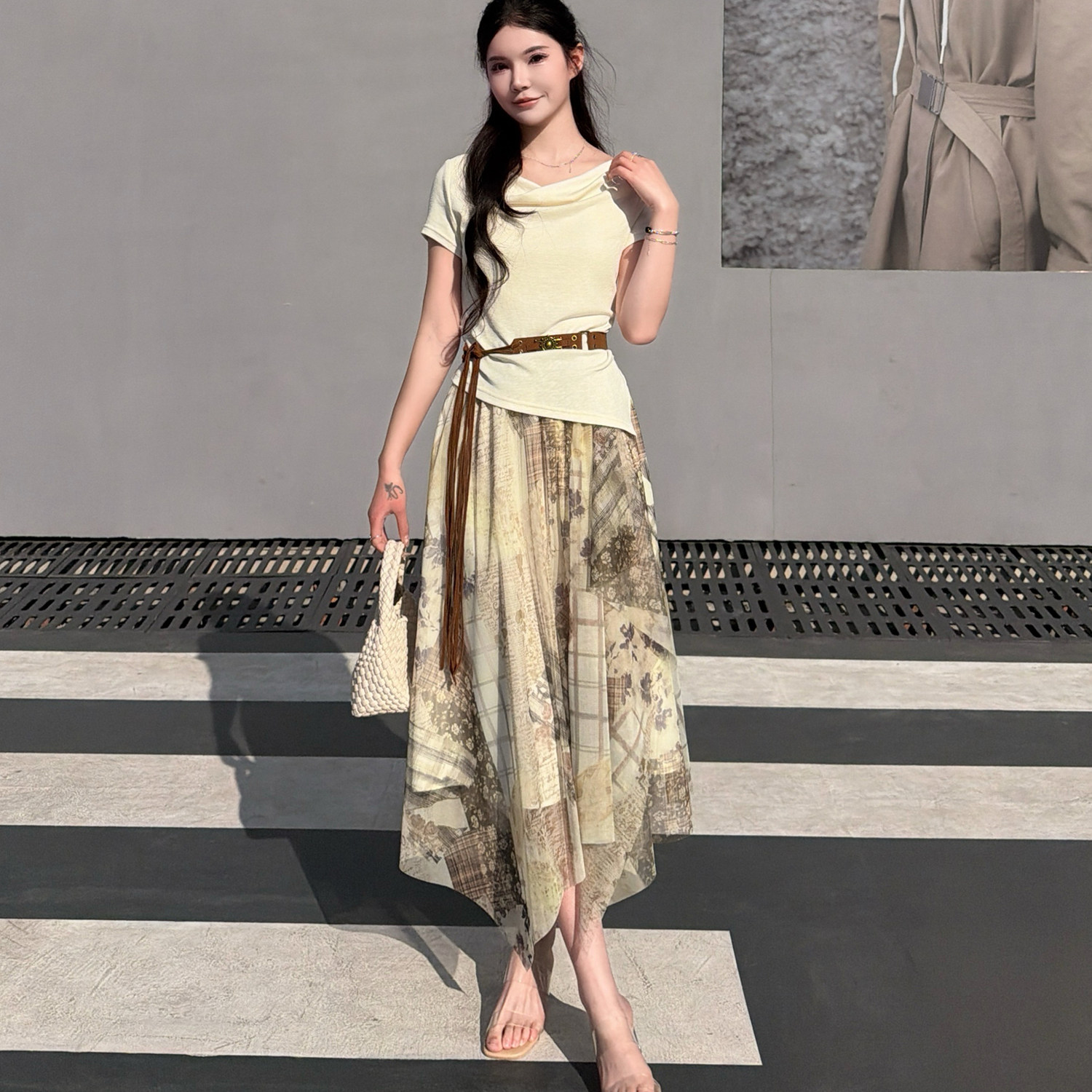 优雅两件套装裙女连衣裙2026夏季新款腰带收腰T恤+碎花A字半身裙