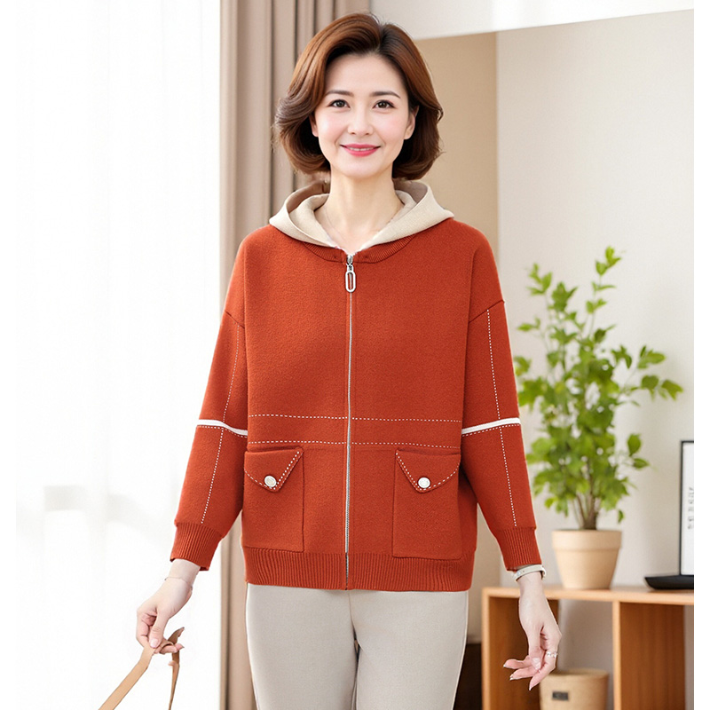 阔太太2025秋季外套中年妈妈聚酯纤维防风上衣薄款保暖百搭长袖衣