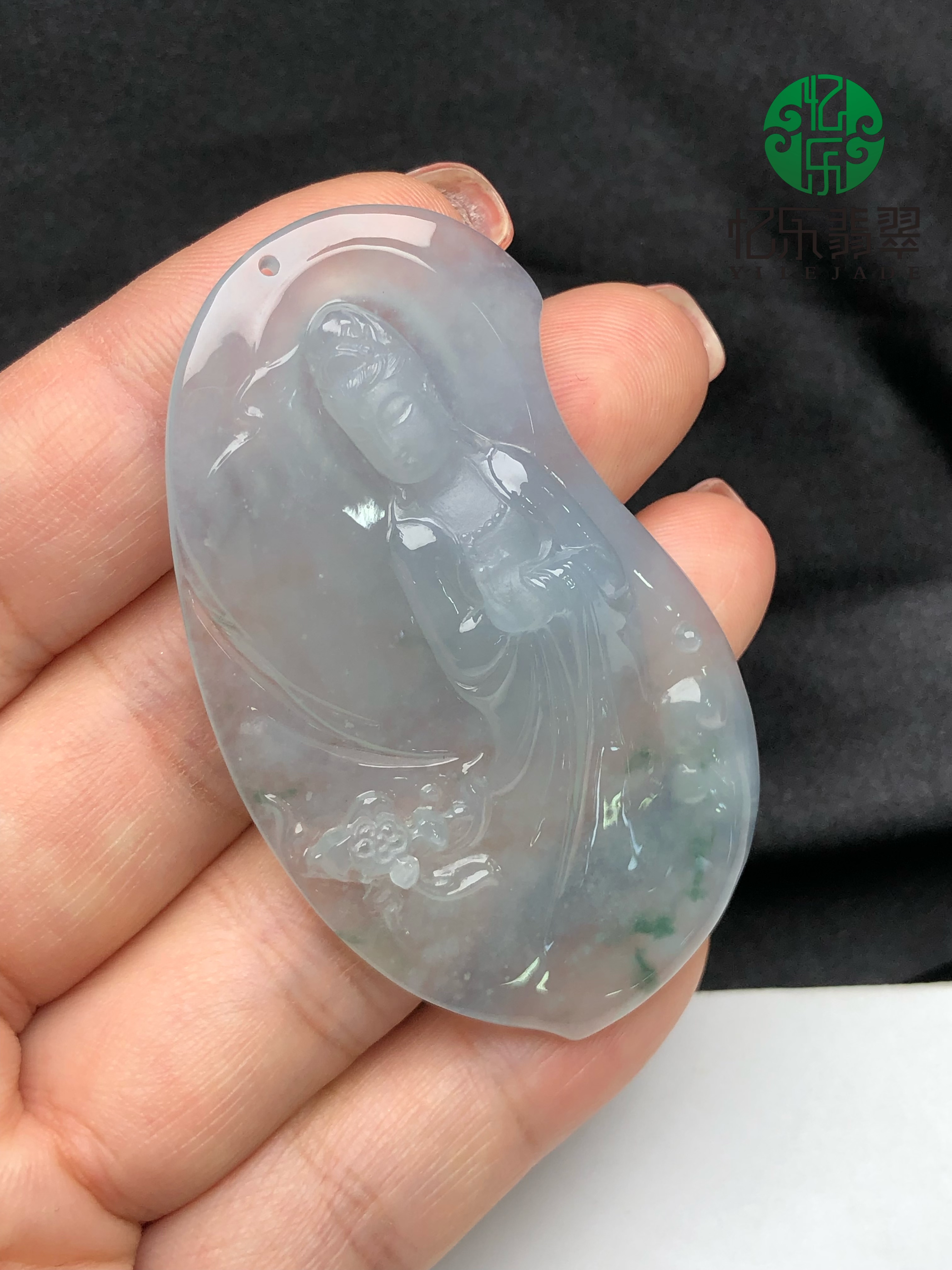 缅甸天然A货翡翠冰种观音菩萨观音挂件高品质冰飘绿观天下挂件