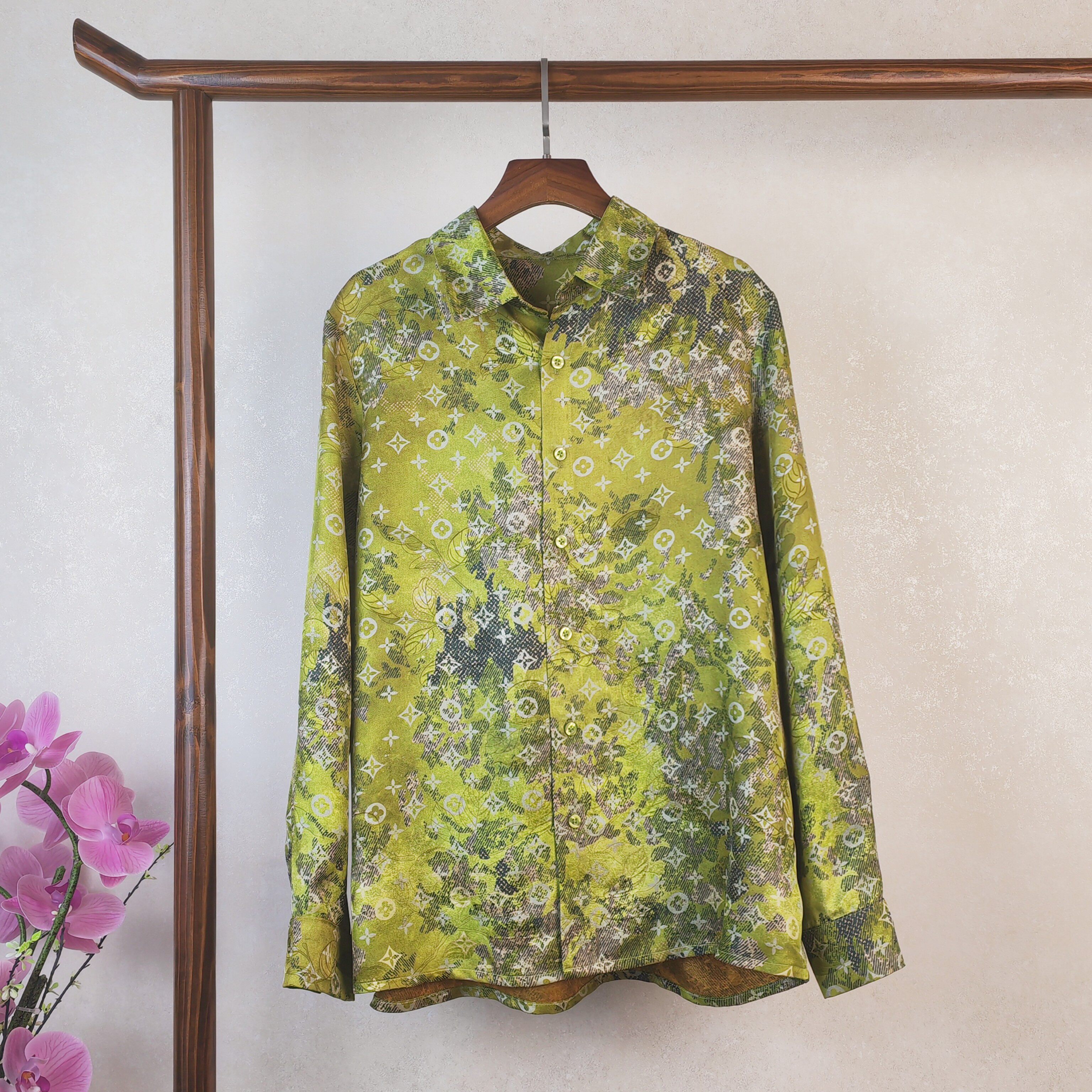 裁缝店量身定制衣服真丝上衣