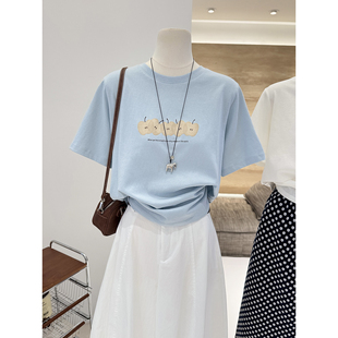 春夏卡通风简约苹果印花短袖 T恤女宽松圆领蓝色上衣洋气休闲打底