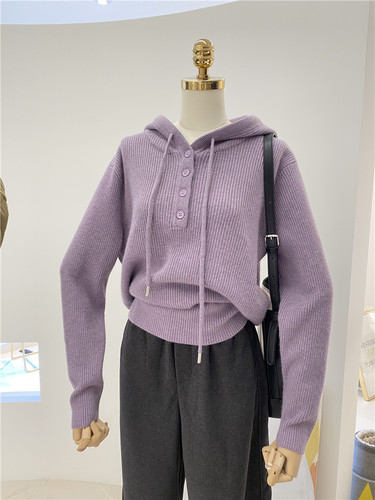 连帽韩版宽松针织系扣毛衣