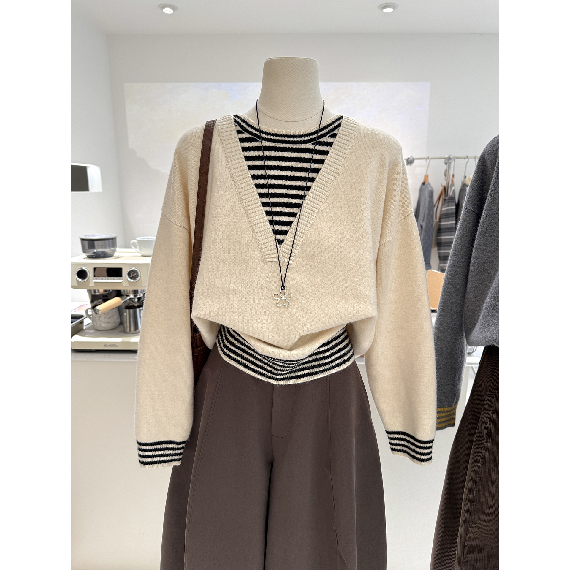 韩系百搭简约条纹拼接毛衣