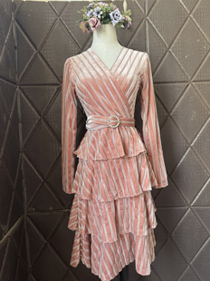 领口微染色 金丝绒连衣裙 胸围80～90腰围68～80 长96 看图 均码