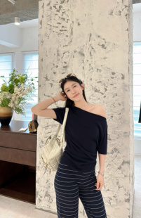 百搭一字肩短袖 时尚 T恤女宽松显瘦上衣 韩版 2025早春新款