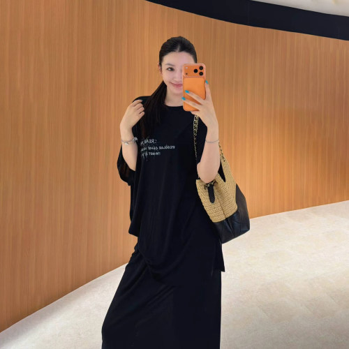 FeiFei高端定制 夏季宽松显瘦字母印花T恤上衣开叉半身裙两件套女