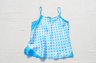 舒适百搭桑蚕丝斜裁真丝吊带背心修身 女波点碎花打底衫