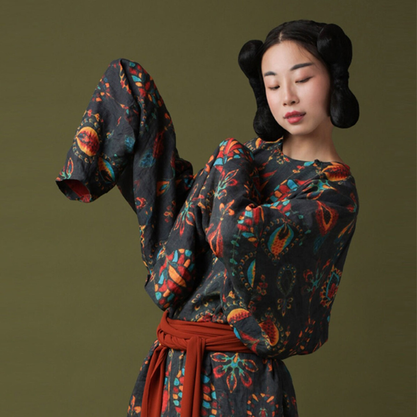 谜阿凰圆领袍唐制复原长袍汉服女图片
