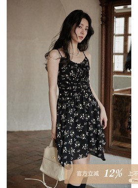 夕蒙2026新款春夏季黑色法式收腰茶歇赫本风小个子碎花吊带连衣裙