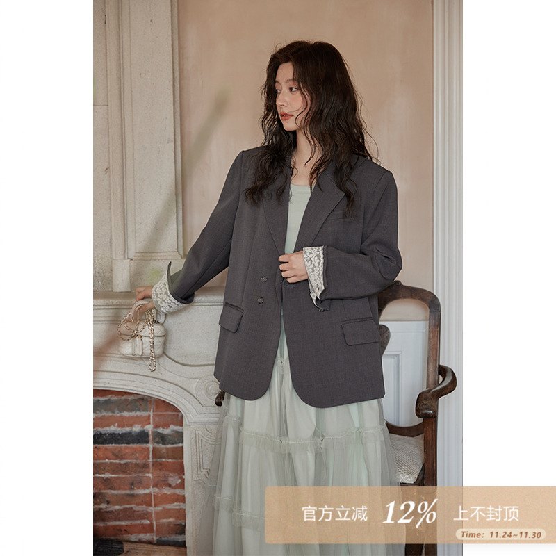 设计感小众小个子西装