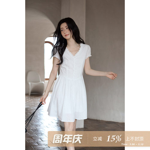 夕蒙2026新款春夏韩系气质温柔裙子木耳边白色v领短款a字连衣裙女