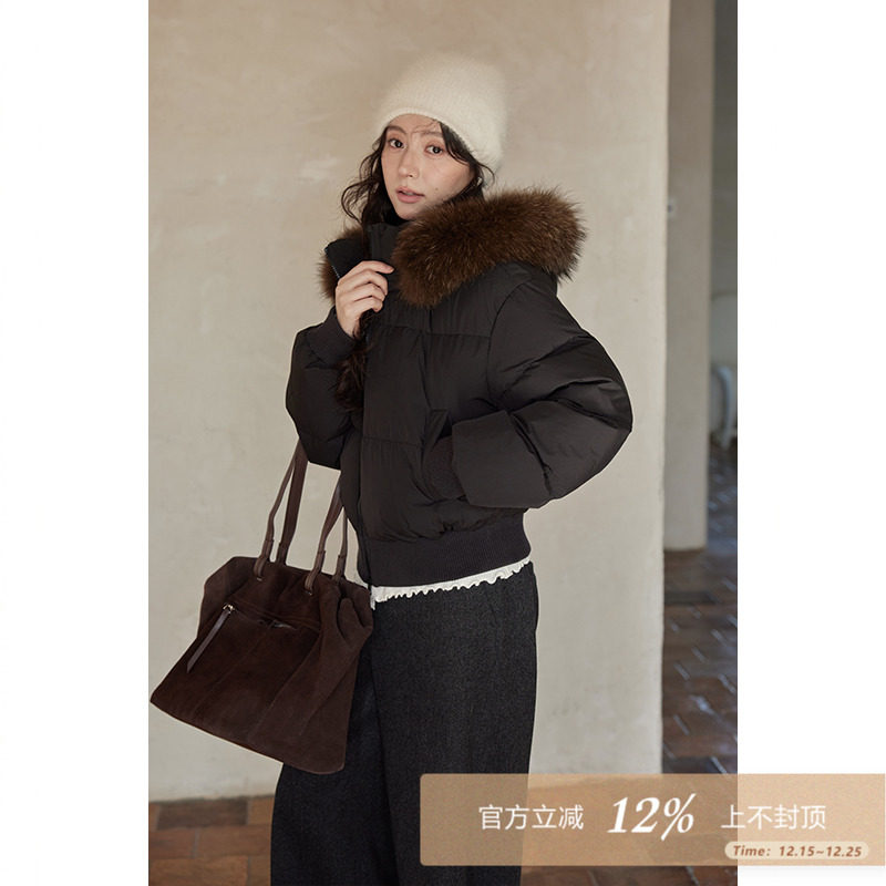 夕蒙2025新款冬季韩系设计感巨好看保暖短款黑色毛领羽绒服外套女