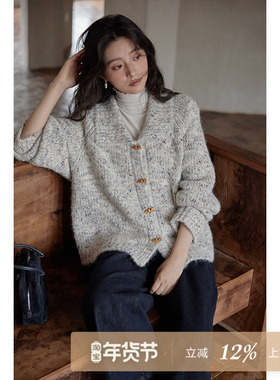 夕蒙2025新款秋冬慵懒风宽松氛围感洋气别致小众牛角扣毛衣外套女