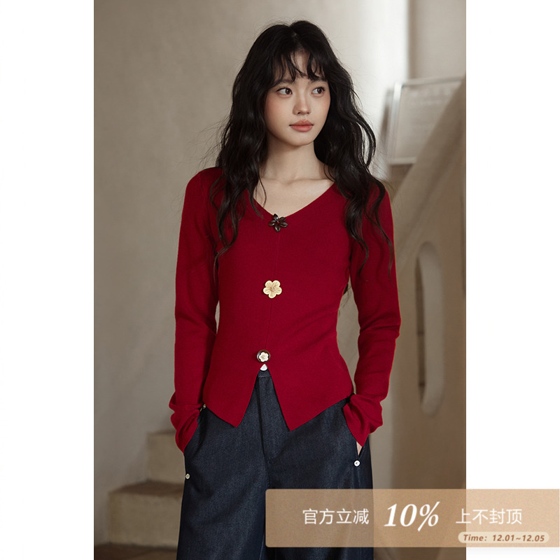 夕蒙2025新款秋韩系气质上衣独特别致小众复古修身红色v领针织衫