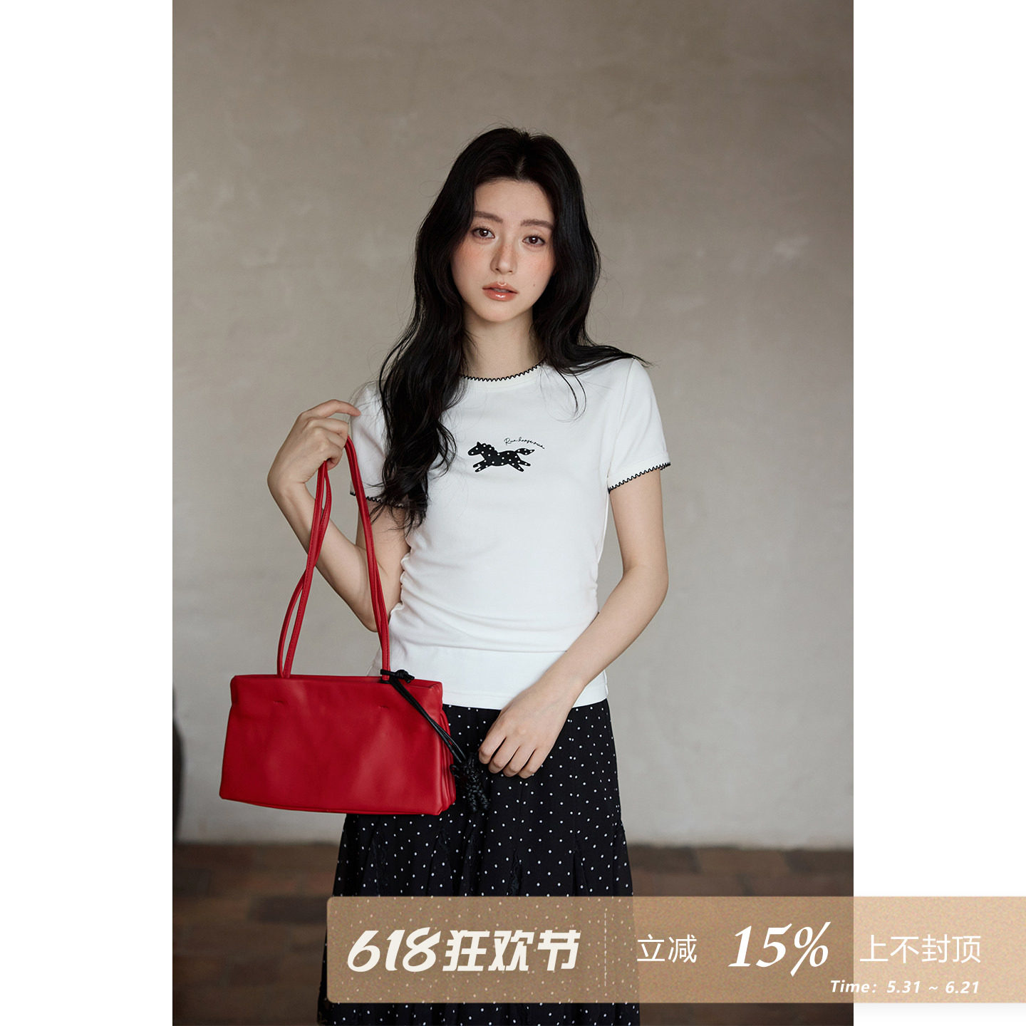 夕蒙2026新款春夏韩系漂亮上衣原创小马印花白色修身正肩短袖t恤