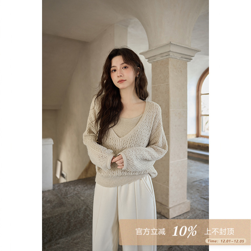 夕蒙2025新款秋韩系氛围感气质上衣别致设计感米杏色针织衫两件套