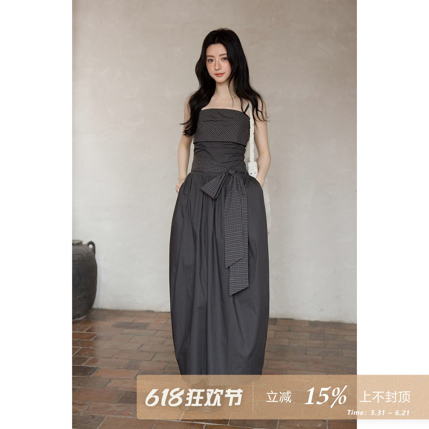 夕蒙2026新款春夏韩系独特气质裙子设计感蝴蝶结收腰吊带连衣裙女