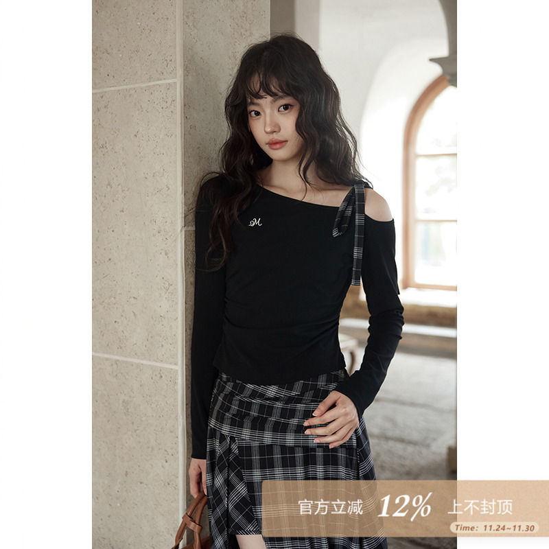 夕蒙2025新款秋独特超好看上衣小众别致漂亮气质修身黑色露肩t恤