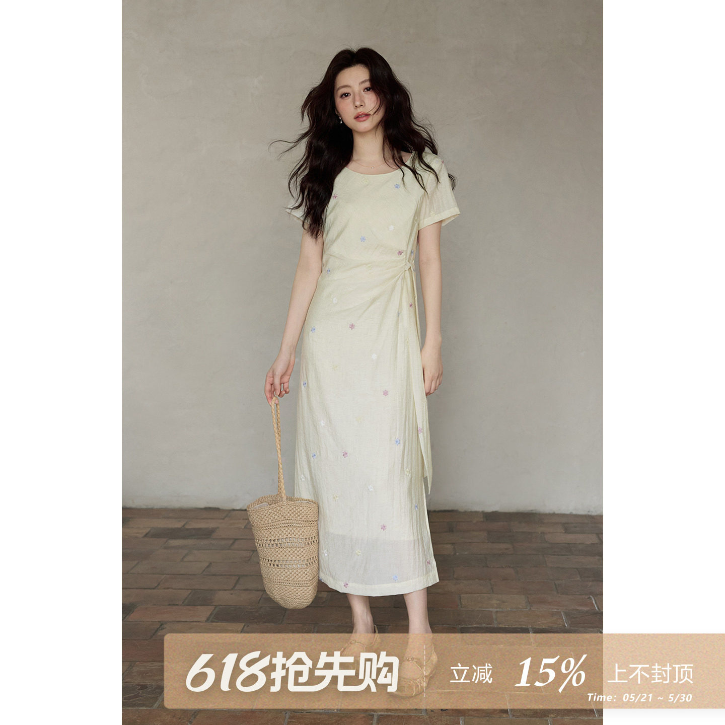 夕蒙2026新款夏季韩系气质设计感裙子收腰显瘦长裙绣花绑带连衣裙