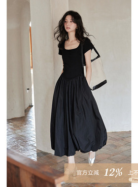 夕蒙2026夏季小个子收腰法式黑色短袖u领赫本风茶歇连衣裙女