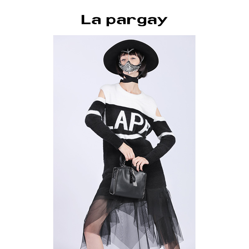Lapargay纳帕佳2023新款毛织裙黑白撞色慵懒风宽松针织露肩连衣裙