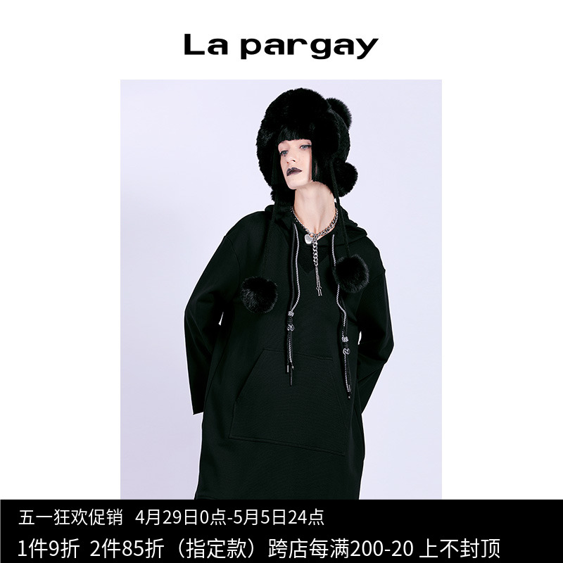 Lapargay纳帕佳2023秋冬新款女装黑色裙子超大A型绣花卫衣连衣裙